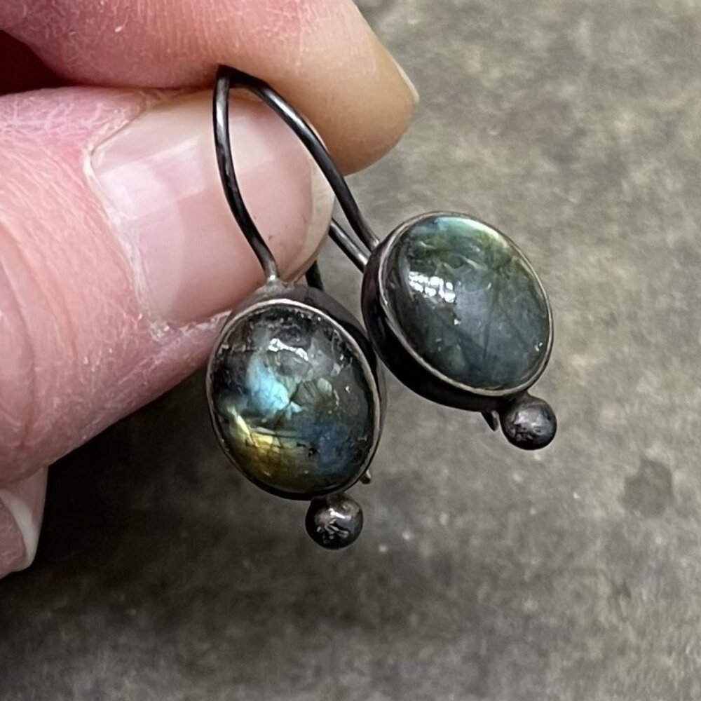 Vintage Oval Labradorite Silver Pierced Drop Earrings with Kidney Wire Close